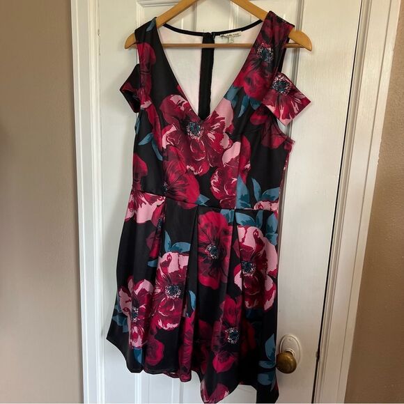 Charlotte Russe Floral Mini Dress - Black and Pink - Picture 3 of 7